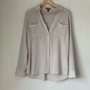 Light Grey Express Blouse with Button-up Front and Side Pockets